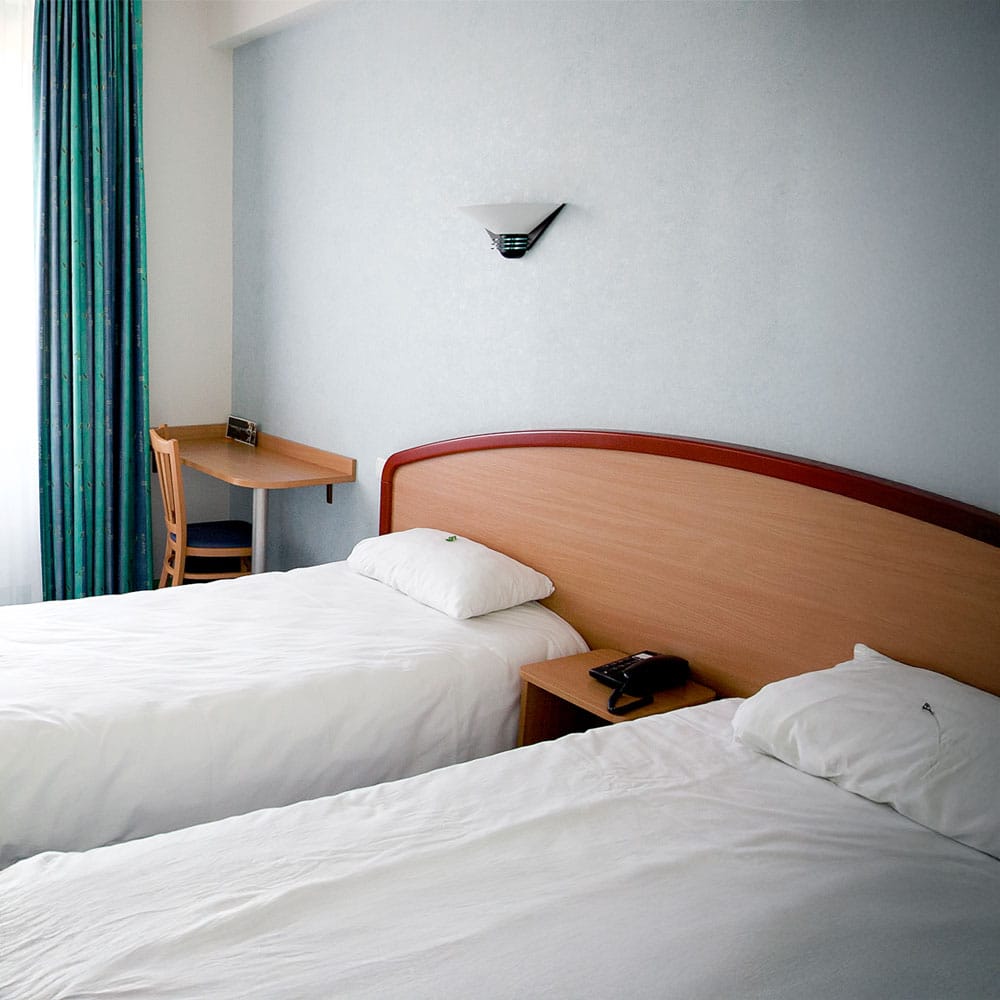 Chambre-hotel-Volvic-Double-Lits-jumeaux-1
