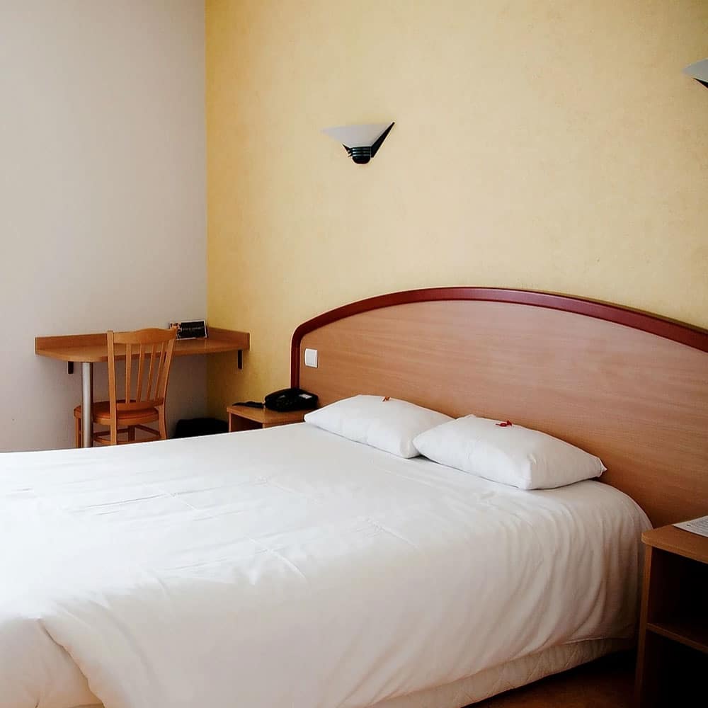 Chambre-hotel-Volvic-Double-Standard-1